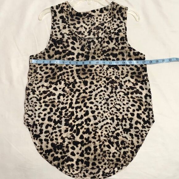 Blouse Size Small Sleeveless Cheetah Print - Picture 5 of 6